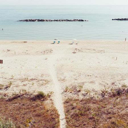 B&B Il Mare In Una Stanza Ortona Bagian luar foto