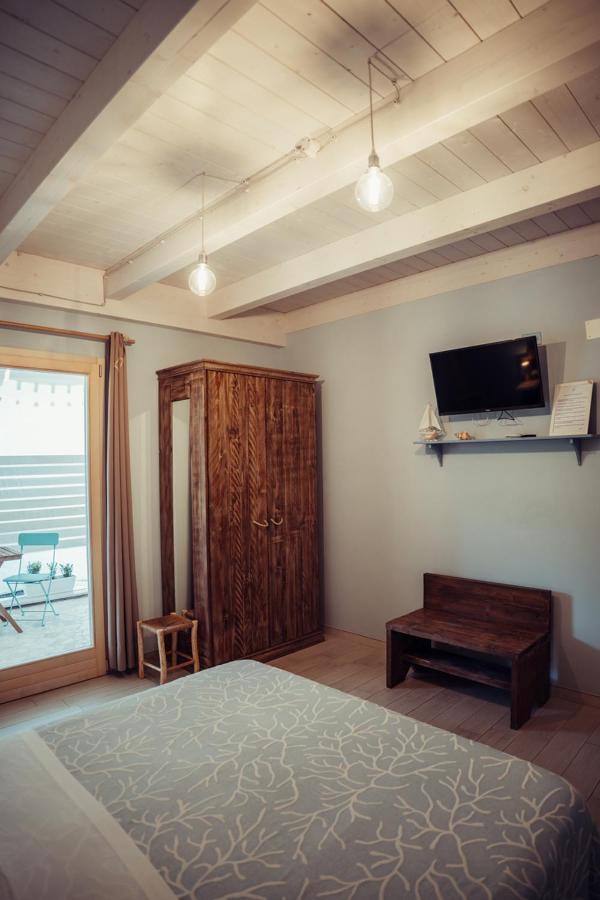 B&B Il Mare In Una Stanza Ortona Bagian luar foto