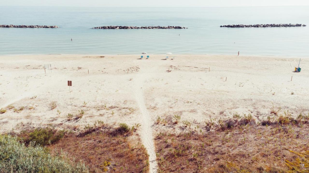 B&B Il Mare In Una Stanza Ortona Bagian luar foto