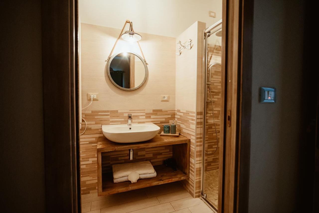 B&B Il Mare In Una Stanza Ortona Bagian luar foto